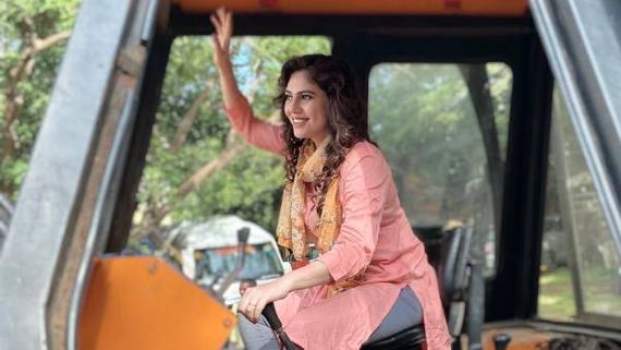 அந்தரத்தில் ஆட்டம் போடும் ஷெரின்.. மிரளும் ஃபேன்ஸ்.. ஷூட்டிங் ஸ்பாட் வீடியோவை வெளியிட்டு அதகளம்! 