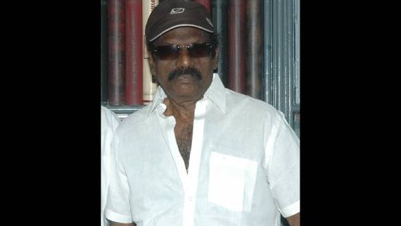 என்னது.. இப்போதான் வர்றீங்களா.. அப்போ அது? தீயாய் பரவும் கவுண்டமணியின் டிவிட்டர் கணக்கு! 