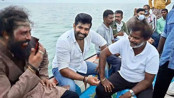 அடிப்பட்ட கையோடு கேஜிஎஃப் வில்லனுடன் அதிரடி ஆக்‌ஷன் காட்சியில் நடித்து முடித்த அருண் விஜய்!