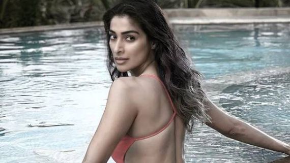 பிகினியில் டக்கராக இருக்கும் ராய் லட்சுமி… ஷப்ப்பா என பெருமூச்சுவிட்ட இளசுகள் !