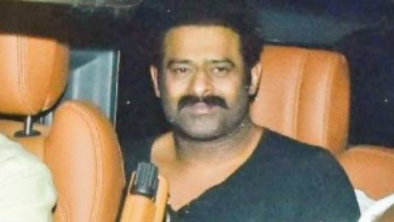 பிரபாஸுக்கு என்னதான் ஆச்சு... ஏன் இப்படி ஆயிட்டாரு… ரசிகைகள் கவலை !