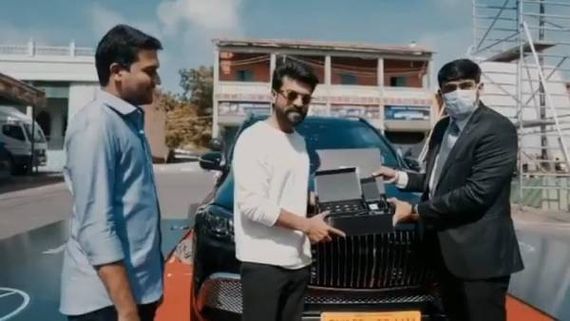 ரூ.4 கோடிக்கு சொகுசு கார் வாங்கிய ராம்சரண்.. ஆர்.ஆர்.ஆர் எப்போ ஓடும்னு தெரியல.. காராவது ஓட்டுவோம்! 