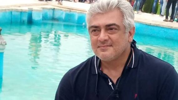 தாஜ் மஹாலில் அஜித்...தாறுமாறாக வைரலாகும் ஃபோட்டோஸ் 