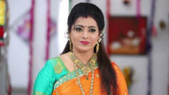 ரோசாப்பூ.. சின்ன ரோசாப்பூ.. பிக் பாஸ் சீசன் 5க்கு வராங்களாம் பிரியா ராமன்.. முதல் எவிக்‌ஷனுக்கா?