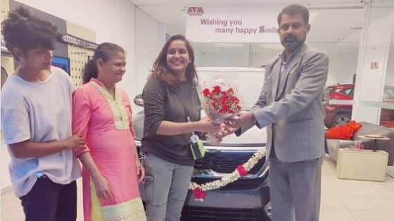 புது கார் வாங்கிய விஜய் டிவி ஜாக்குலின்.. என்ன ஒரே அடியா எல்லாருக்கும் சம்பளம் ஏத்திட்டாங்களோ?