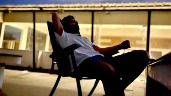 ரஜினி டயலாக்குடன்.. மட்டமல்லாக்க படுத்திருக்கும் போட்டோவை போட்ட சிம்பு.. பீலாகும் ஃபேன்ஸ்! 