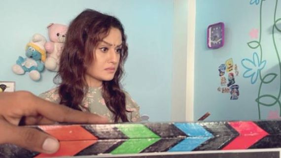 நமக்கே பயந்து வருது.. மிரட்சியுடன் பார்க்கும் சோனியா அகர்வால்.. வைரலாகும் ஷூட்டிங் ஸ்பாட் போட்டோ! 