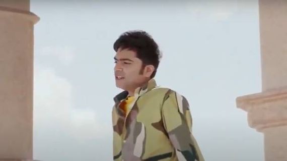 ஹேண்ட்சம் லுக்கில் சிம்பு… இதயத்தை பரிசளிக்கும் ரசிகைகள்!