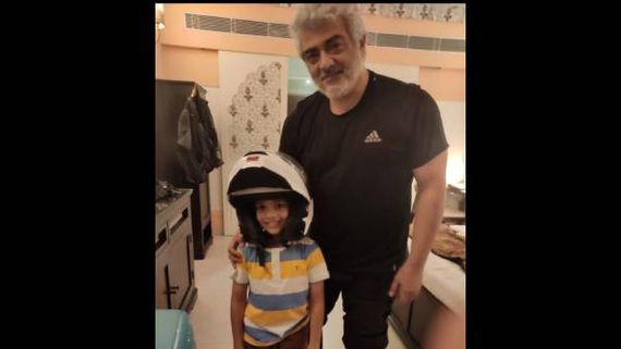 ஹெல்மெட்டுடன் குட்டி தல… இணையத்தில் வைரலாகும் அஜித் மகன் ஆத்விக் போட்டோஸ் !