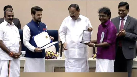 கண்ணான கண்ணே பாடலுக்காக… தேசிய விருது பெற்றார் டி இமான் !