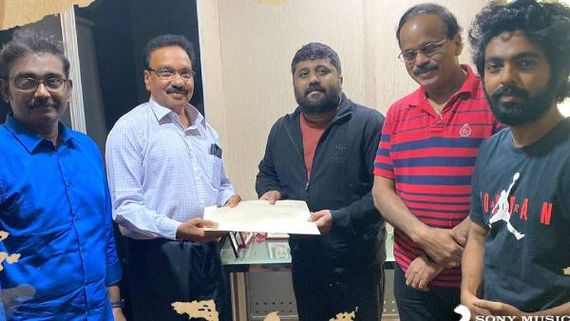 ஜிவி பிரகாஷின் ஜெயில் படத்தை வெளியிடும் பிரபல தயாரிப்பு நிறுவனம் 