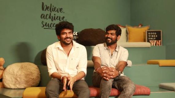 லிப்ட்டுக்குள் விக்னேஷ் சிவனை மடக்கி கதை சொன்ன கவின்.. நயன் விக்கி தயாரிப்பில் தயாராகும் ஊர்குருவி!