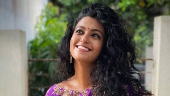 பாரதி கண்ணம்மா சீரியலிருந்து வெளியேறிய ரோஷினி.. கடைசி நாளில் இன்ப அதிர்ச்சி கொடுத்த சீரியல் குழு !