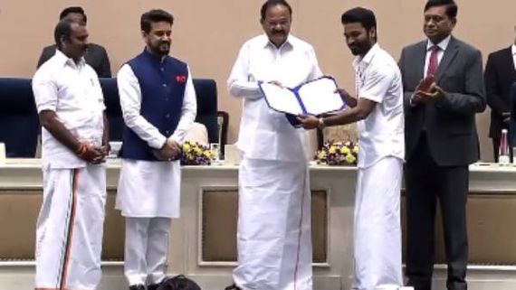 விருதுகளை குவித்த அசுரன் படம்... சிறந்த நடிகருக்கான தேசிய விருதுபெற்ற தனுஷ்! 