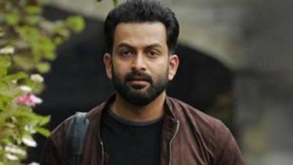  கேஜிஎஃப் இயக்குனரின் இயக்கத்தில் நடிக்கும் பிரித்விராஜ்!