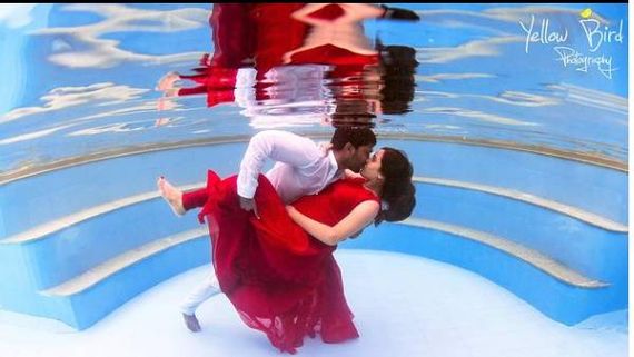 கர்ப்ப காலத்தில் நீருக்கு அடியில் லிப்லாக் முத்தம்... வைரலாகும் பாக்யலட்சுமி சீரியல் நடிகை ஃபோட்டோ