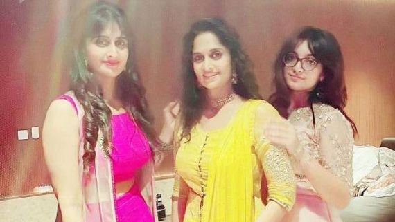 அட நம்ம தல அஜித்துக்கு இவ்வளவு பெரிய மகளா... ஆச்சரியத்தில் ரசிகர்கள் 