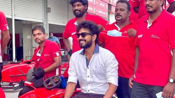 3 ஆண்டுகளுக்கு பிறகு கார் ரேஸில் களமிறங்கும், நடிகர் ஜெய் 