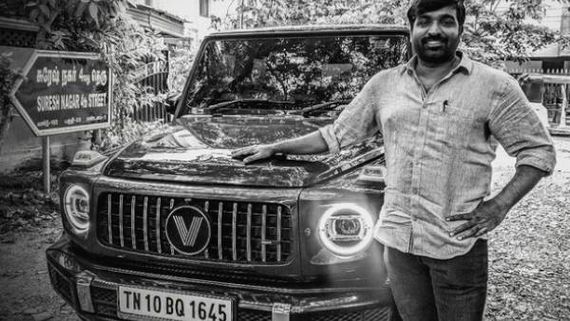 பிரம்மாண்ட சொகுசு காருடன் மக்கள் செல்வன்.. விஜய்சேதுபதி வீட்டில் எத்தனை கார் இருக்கு தெரியுமா?