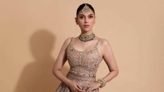  மெழுகு சிலையாக மனதை வருடும் நடிகை அதிதி ராவ்!