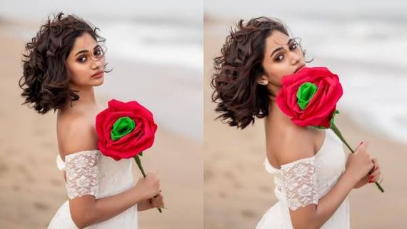  ஒற்றை ரோஜா உடன் கடற்கரையில் காத்திருக்கும் லாஸ்லியா!