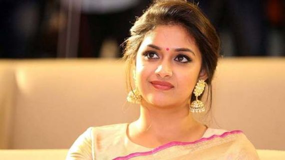 கீர்த்தி சுரேஷிற்கு பிடித்த நாடு எது தெரியுமா...மேடையில் கலாய்த்த விக்ரம் 