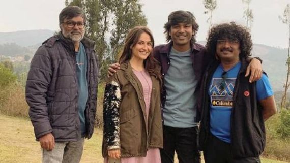 “நானே வருவேன்“  படத்திற்காக குண்டான தனுஷ்.... அட… ஆமாம்… ஆளேமாறிவிட்டாரா!