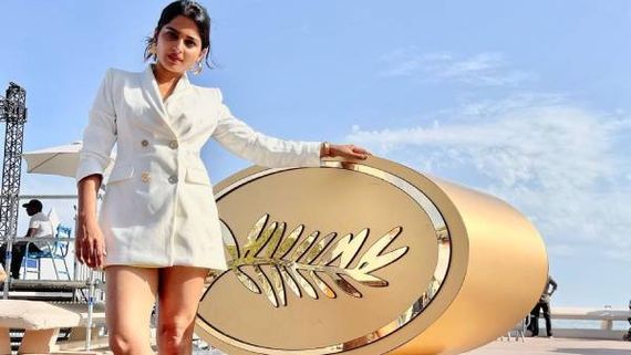 அட நம்ம டிக்கிலோனா நடிகையும் கேன்ஸ்க்கு போயிருக்காங்களா? சொல்லவே இல்லை.. வேறலெவல் ஹாட்னஸ்!