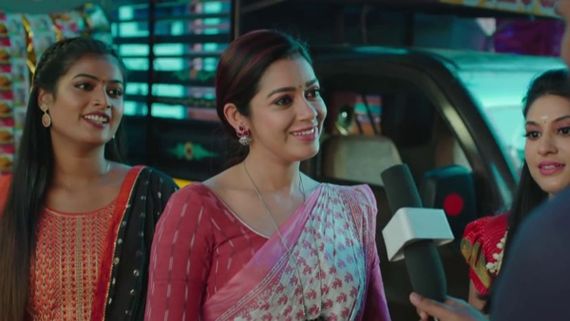 நம்ம மதுரை சிஸ்டர்ஸ் சீரியலில் இருந்து விலகிய சாயா சிங்... அவருக்கு பதிலாக யாரு நடிக்கறாங்க பாருங்க! 