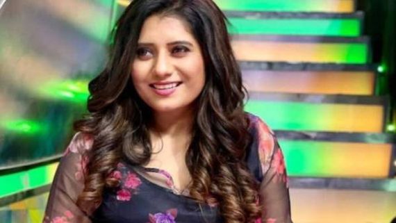 விவாகரத்து சர்ச்சை.. மனம்திறந்த தொகுப்பாளர் பிரியங்கா.. ரசிகர்கள் அதிர்ச்சி! 