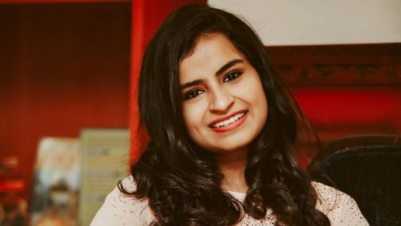 என்னை பற்றி ஏன் பேசுறீங்க.. ட்விட்டரில் விமர்சித்த நபருக்கு.. சரியான பதிலடி கொடுத்த சிவாங்கி!