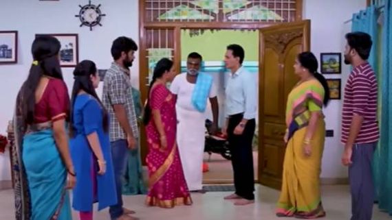 ரெண்டு பேரில் யார் வேண்டும்.. மகள் இனியாவிடம் சிக்கலின் முடிச்சை கொடுத்த பாக்கியா! 