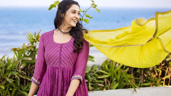 Priya Bhavani Shankar - காசு வந்தா காக்காக்கூட கலர் ஆகிடும் - யாரை சொல்கிறார் ப்ரியா பவானி ஷங்கர்? 