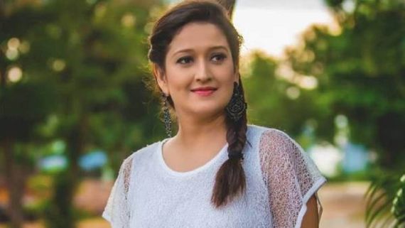ஹோட்டலில் எப்படிங்க பார்க்குறது.. பார்ப்பதை தவிர்த்த  தயாரிப்பாளர்.. கோபப்பட்ட நடிகை லைலா!!!