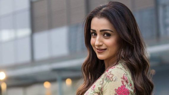 Trisha - த்ரிஷாவின் புதிய பாதை.. இப்படியே போனா திருமணம் நடக்காது போலயே 
