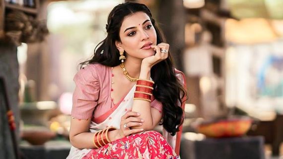 உங்களுக்கு அறிவு இல்லையா? இந்தி நடிகையை படுமோசமாக திட்டிய காஜல் அகர்வால்!