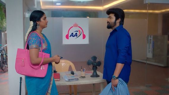 கார்த்திக் கொடுத்த ஷாக்.. தீபா தப்பிக்க போவது எப்படி? கார்த்திகை தீபம் இன்றைய எபிசோட்! 