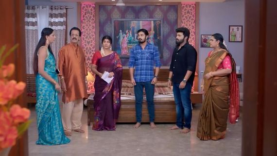 கார்த்தியின் கையில் சிக்கிய கடிதம்.. ஷாக்கான ஐஸ்வர்யா.. கார்த்திகை தீபம் இன்றைய எபிசோட்!