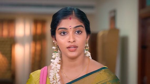 பல்லவியை வீட்டுக்கு அழைத்து வந்த கார்த்திக்.. பதற்றத்தில் தீபா..கார்த்திகை தீபம் இன்றைய எபிசோட்!