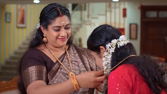 ஆபத்தில் இருக்கும் அப்பா.. சிதம்பரம் போட்ட பிளான். . கார்த்திகை தீபம் இன்றைய எபிசோட்!