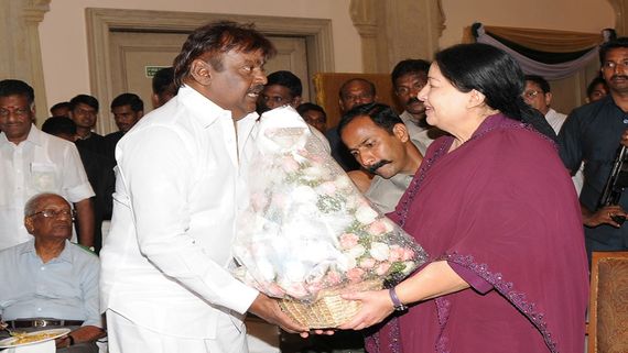 Vijayakanth - ஜெயலலிதா Vs விஜயகாந்த்.. சட்டசபையில் நாக்கை துருத்திய பின் விஜி சொன்னது இதுவே.. ராதாரவி ஷேரிங்ஸ்