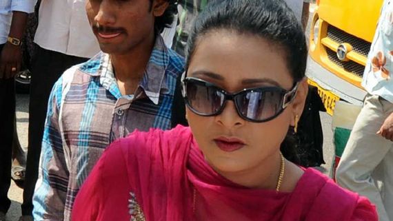 Shakeela - என்னது என்னை அடிச்சிட்டாங்களா?.. அதெல்லாம் முடியவே முடியாது.. அதிரடி காட்டிய ஷகீலா 