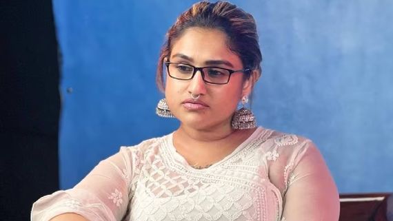 Vanitha Vijayakumar - என் அப்பா ரொம்ப நல்லவர்.. உருகும் வனிதா.. ட்ரெண்டாகும் பேட்டி.. பிரச்னை தீருமா? 