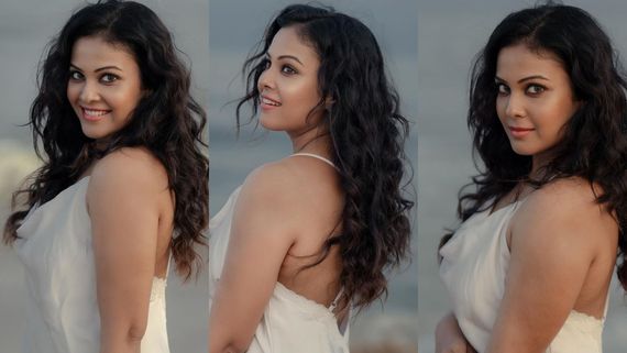 மொத்த அழகும் அங்க தான் இருக்கு.. ரசிகர்களை கிறங்க வைத்த சாந்தினி!