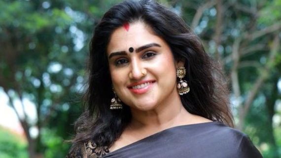 போஸ்டர் அடி.. தமிழ்நாட்டுக்கே இன்வைட் ரெடி.. 4ஆவது திருமணத்தை இப்படிதான் செய்வேன்.. வனிதா ஓபன் டாக் 