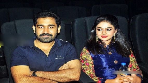 சாலை விபத்தில் சிக்கிய விஜய் ஆண்டனி பட நடிகை.. வெண்டிலேட்டர் உதவியுடன்  தீவிர சிகிச்சை!