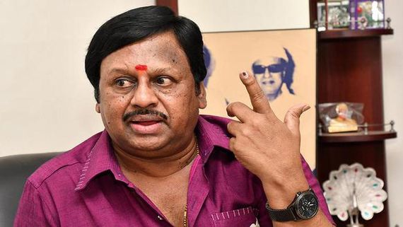 ராமராஜன் மகளுக்கு இப்படி ஒரு சோகமா?.. அவரே சொன்ன விஷயத்தை பாருங்க 