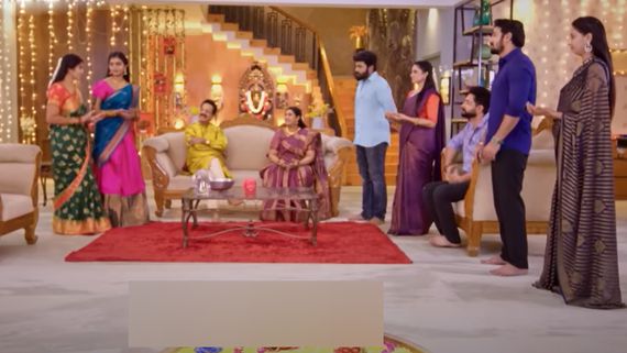 அபிராமி உயிருக்கு ஆபத்து.. தீபா எடுத்த முடிவு? கார்த்திகை தீபம் இன்றைய எபிசோட்!