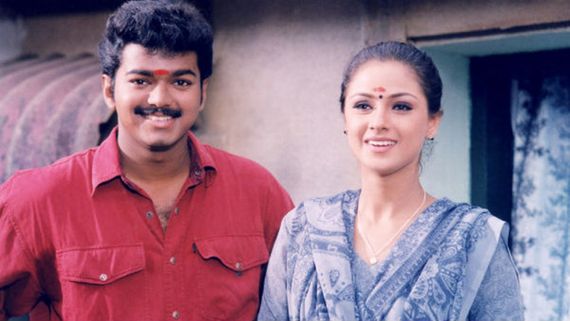 விஜய்யின் அரசியல் என்ட்ரி.. அவரது ஃபேவரைட் ஜோடி சிம்ரன் என்ன சொல்லிருக்காங்க பாருங்க