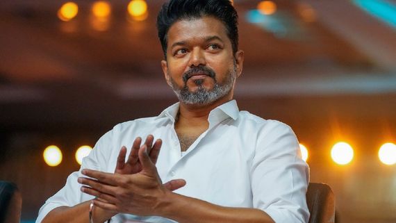 சினிமாவுக்கே எண்டு கார்டு.. எமோஷனலான விஜய்.. ஜனநாயகன் டீமுக்கு அதிரடியா இப்படியொரு உத்தரவா?